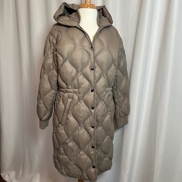 MICHAEL KORS PACKABLE TAUPE PUFFER COAT - SIZE SMALL - Picture 1 of 8